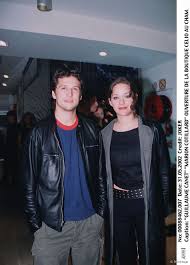 Marion cotillard et guillaume canet ont pris une grande décision ! Guillaume Canet Et Marion Cotillard A Paris En 2002 Purepeople