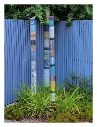 Totems Garten Kunst Holz Bing Images Mosaik Gartenkunst Hof Kunst Gartenkunst