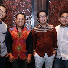 May 19, 2021 · fimela.com, jakarta bts semakin dekat dengan tanggal perilisan comeback single terbaru mereka berjudul butter. Lirik Lagu Yank Wali Ragam Bola Com