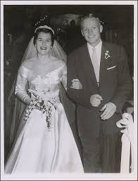 Neil Armstrong And Janet Shearon Married On January 28 1956 Son Eric Arrived In 1957 Follo Celebrity Wedding Photos Hollywood Wedding Wedding Gowns Vintage