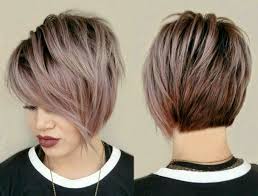 Carre Plongeant Degrade Asymetrique Avec Frange Sur Le Cote Cheveux Courts Coupe De Cheveux Courte Coupe De Cheveux