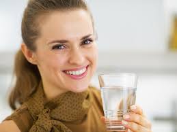 Viel Wasser Trinken Macht Schlank Und Hilft Beim Abnehmen Ernahrungslugen