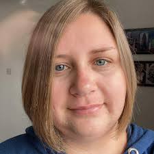 Hi crappers, I'm looking for 2 plastic cups that I can use for the sea  shanty festival. Does anyone have a large collection they want to downsize  please?