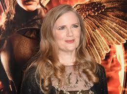Suzanne Collins Talks About The Hunger Games The Books And The Movies Suzanne Collins Hunger Games Hunger Games Series