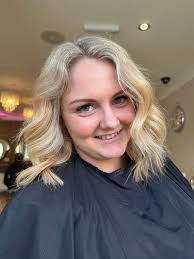 I had a very last minute cancellation this morning at my salon in Murray so  if anyone is trying to get in for this or jet black that wants a 9:30 or