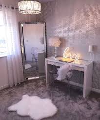 Cute Vanity Dressing Room White And Silver Aesthetic Decor Tiener Slaapkamer Decoraties Kaptafel Ideeen Een Slaapkamer Inrichten