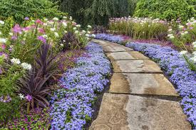 Landscape construction guidelines and how to guides. 10 Do It Yourself Landscaping Tips