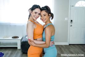 Freeuse yoga's steamy poses with Aviana Violet Isabella Nice