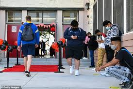 Alexander george alex pike (born 8 february 1997) is an english footballer who plays for west ham united as a defender. Svmjibnnthae5m