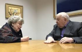 Born january 8, 1931) is an american scholar of russian history who played an important role in the relations between ronald reagan and the soviet union in the final years of the cold war. Vstrecha M S Gorbacheva S Syuzannoj Massi Byvshim Sovetnikom Prezidenta Ssha Ronalda Rejgana