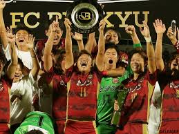 Quando as novinha chega no baile o dj perde a linhasobe e desce no camarotea moda agora é das novinhas. Analise Da Temporada 2018 Da J3 Futebol No Japao Ge