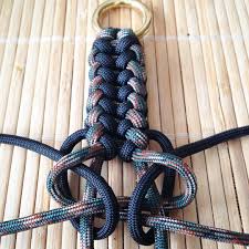 How to tie a paracord snake knot. 340 Vind Ik Leuks 5 Reacties Essexman Paracord Op Instagram Tacticaldoorknocker Work In Progress Paracord Bracelet Designs Paracord Diy Paracord Braids