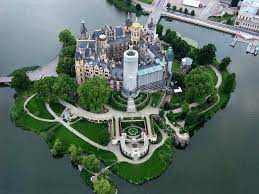 ˈmeːklənbʊʁk ˈfoːɐ̯pɔmɐn, mecklenburgian low german: Schwerin Castle Schwerin Mecklenburg Germany Germany Castles Schwerin Castle