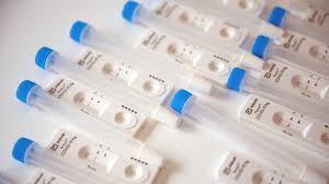 Der test weist eine hohe sensitivität und spezifität auf und liefert das ergebnis in. Corona Wie Zuverlassig Sind Antigen Schnelltests Ndr De Ratgeber Gesundheit
