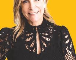 Norma Roos's Instagram, Twitter & Facebook