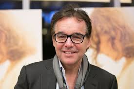 However, thanks to disney's acquisition of 20th century fox, home alone won't be available for bidding, and so it won't be available on netflix. Harry Potter And Home Alone Director Chris Columbus Signs First Look Deal With Netflix Decider