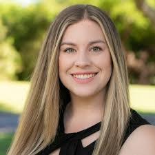 Carrie Strecker's Instagram, Twitter & Facebook