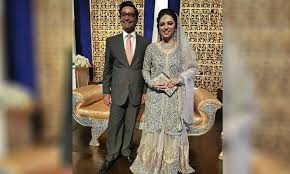 Madiha naqvi, the very famous host of ary morning show, tied a knot with mqm leader faisal sabzwari. Maria Memon Husband Umar Riaz Wedding Pictures Revealed Brandsynario