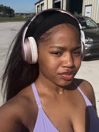 𝐌𝐈𝐀 𝐁𝐄𝐀𝐒𝐋𝐄𝐘(@therealminabee) • Threadsでもっと語ろう