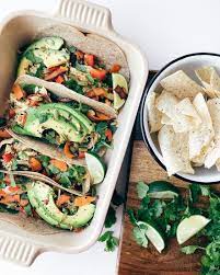 3 Step Shredded Chicken Verde Tacos Rachael S Good Eats Recipe Chicken Verde Healthy Dinner Recipes Vegetarian Recipes Healthy