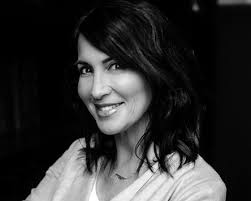 About Victoria Robinson