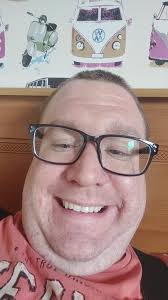 Introduction of a 42-year-old autistic artist