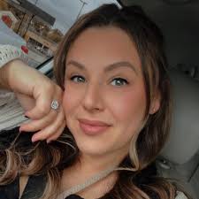 Golden lab running about tweeddale drive, in the grass bit, tried to get it  to come to me but seemed very scared and ran off 😢 we did have our dog with