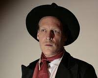 ODE TO THE MAN WHO KNEELS