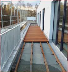 Balkon Dielen Holz Mit Blumenkasten Balkon Balkon Blumenkasten Balkon Balkon Holz Balkon