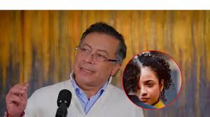 Cintia cossio cogiendo