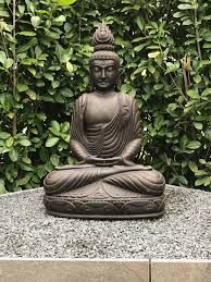 Natural garden with big white buddha in meditation statue at buddhist monastery. 5 Schone Platze Fur Eine Buddhafigur Im Garten Terra Et Ars Galerie Terra Et Ars Galerie Bali Buddhas Skulpturen Gartenkunst