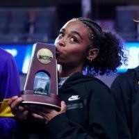 Selena Beard's Instagram, Twitter & Facebook