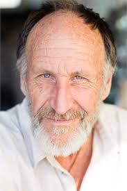 Reparto de Un loco genial (película 1994). Dirigida por Tony Hiles