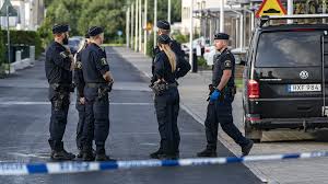 Strax innan 19 fick polisen in flera samtal om höga smällar. Qd1htnrnzvixvm