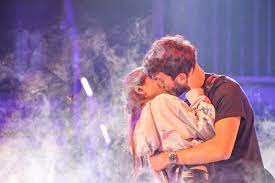 Atrapan a sebastián yatra y tini stoessel besándose en un avión. A Los Besos Sebastian Yatra Y Tini Stoessel Derrochan Amor En Los Ensayos De Premios Juventud Premios Juventud Univision