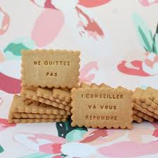 Shanty Biscuits Sur Instagram Y En A Qui Sont Morts Comme Ca 3hplustard Rendslargent Tempsperdu Shantybiscu Biscuit Personnalise Biscuits Instagram