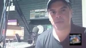 Evandro Mesquita, vocalista da Blitz, bateu um papo com Juliano Ganso sobre  o lançamento do álbum mais recente da banda, que está repleto de sucessos  do grupo e de artistas consagrados da