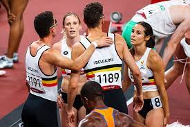 Ze eisen zo'n 84.000 euro aan medaillepremies op. Olympia 4 400 Mixed Staffel Landet Auf Platz Funf Gold Fur Polen