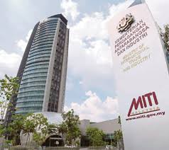 Kementerian pertanian (kementan) berinisiatif menggenjot produktivitas pertanian dengan meluncurkan revolusi industri 4.0 di bidang pertanian untuk menjawab tantangan. Kementerian Perdagangan Antarabangsa Dan Industri Jabatan Penerangan Malaysia