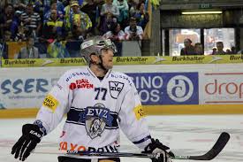 Wir haben den ev zug während den playoffs mit einer kamera begleitet. File Nla Hc Davos Vs Ev Zug 19th October 2014 03 Jpg Wikimedia Commons