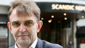 Hotelldirektøren ble sjekket sju ganger på seks uker