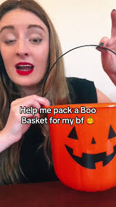 #BloomPartner Happy Halloween! 🎃 @Bloom Nutrition if you wanna snag greens  for a discount they're 20%