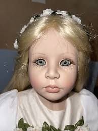 Peggy Dey's Instagram, Twitter & Facebook