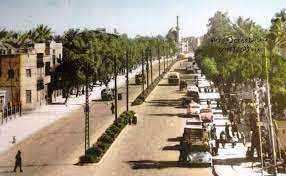 شارع الإذاعة والتلفزيون الصالحية عام 1955 وهو الواصل بين ساحة الملك فيصل الأول مع جامع الشاوي على يمين الصورة مبنى الإذاعة والتلفزيون baghdad baghdad iraq iraq