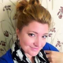 Heidi Bowles's Instagram, Twitter & Facebook