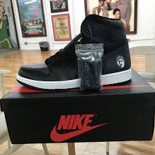 Derek jeter is getting the michael jordan treatment with an upcoming docuseries produced by spike lee by produced by digital editors on july 4, 2021 espn took the world by storm in the spring of 2020 with the last dance , a docuseries chronicling the incredible career of michael jordan. Spike Lee X Air Jordan 1 She S Gotta Have It Limited Edition Release Date Sole Collector