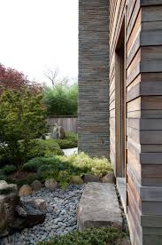Designer Visit A Garden Inspired By Japan In Westchester County New York Gardenista Urban Garden Design Urban Garden Hardscape