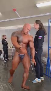 CFNM clothed female nude male: tanning - video 2 - ThisVid.com