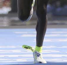 Kenya's eliud kipchoge has successfully completed the first ever marathon under two hours in the austrian capital of vienna, two years since he fell 25 seconds short. 42 Berlin Marathon Kaputte Schuhe Verhindern Rekord Fur Sieger Kipchoge Welt