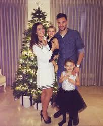 Dans une longue interview au figaro, hugo lloris s'est laissé aller à quelques confidences sur sa vie privée, mais également sur son enfance. Hugo Loris Sort Avec La Meme Femme Depuis Qu Il A 18 Ans Sur Le Forum Blabla 18 25 Ans 18 05 2019 17 33 37 Page 2 Jeuxvideo Com